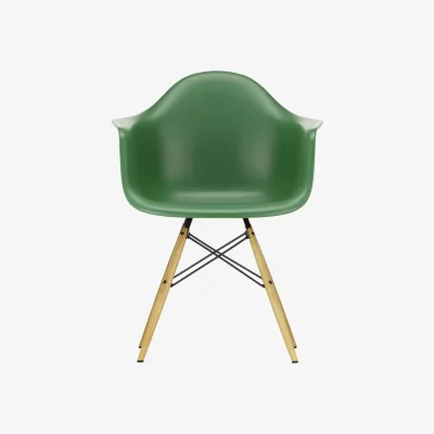Made in Design RE DAW - Eames Plastic Armchair Armchair plastic material green / (1950) - Base, legs Light wood / Recycled wood - Vitra