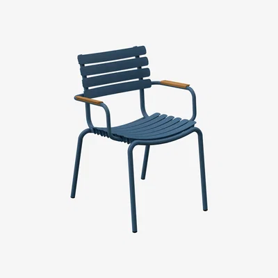 Made in Design ReCLIPS Stackable armchair - /Bamboo armrests - Recycled plastic by Houe Blue