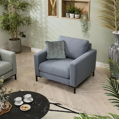 Quatropi Modern Armchair - Metal Legs - Luxury Living Room Chair - Choose Your Fabric