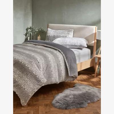 Marks & Spencer M&S Snow Leopard Faux Fur Bedding Set - 6FT - Grey, Grey