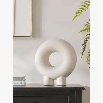 Cox and Cox Standing Textured Circle