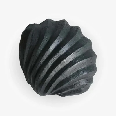 Nordic Nest The Clam Shell sculpture 13 cm Coal