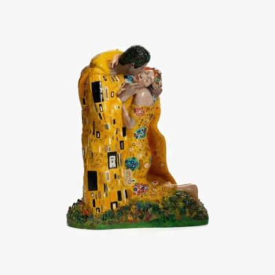 Wolf & Badger The Kiss Sculpture | Artchi