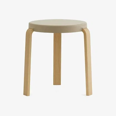 Nordic Nest Normann Copenhagen Tap stool Sand oak legs