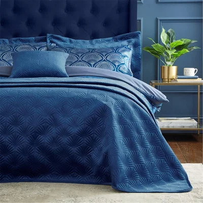 Amara Deco Pearl Quilted Quilted Bedspread