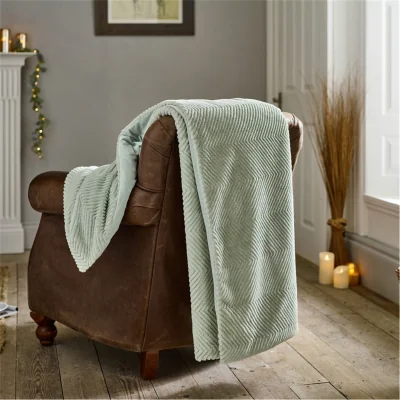 Amara Burghley Throw - 130x170cm - Green