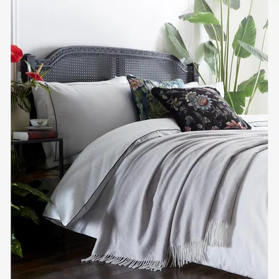 Amara Wedgwood Folia Throw 41
