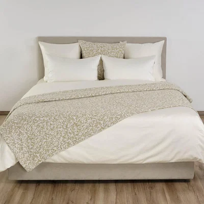 Amara Celso de Lemos - Kate Alpaca/Silk Blend Jacquard Bedspread - 245x255cm - Cream/Gold