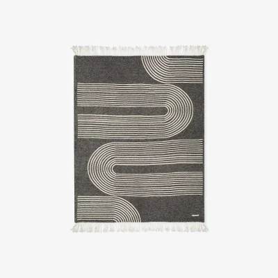 Amara Throw