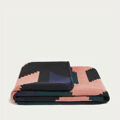 Bombinate.com Multicolor 1 Arrow Blanket