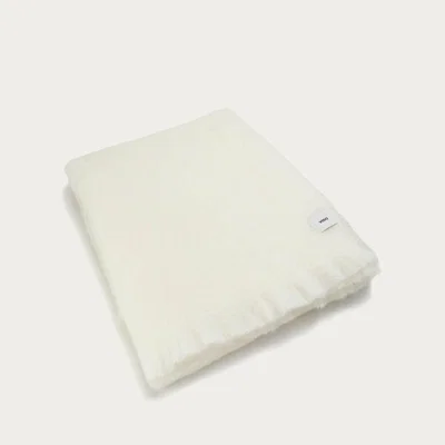 Bombinate.com White Mohair Blanket V108