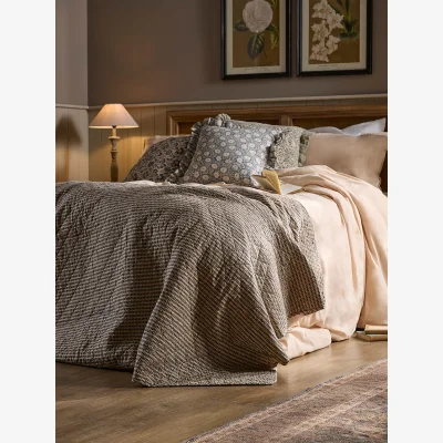 Cox and Cox Cotton Quilted Throw - Stem Stripe