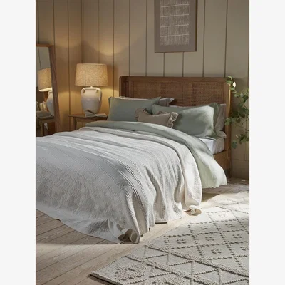 Cox and Cox Sandringham Bedspread