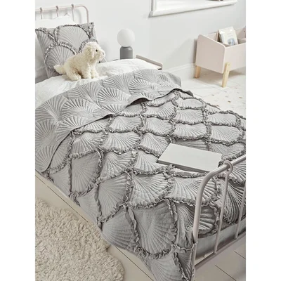 Cox and Cox Ruffled Shells Throw