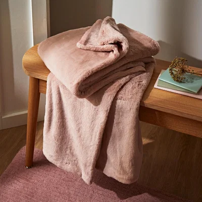 Dunelm Lenon Plush Throws Blush