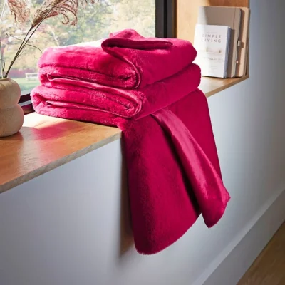 Dunelm Dunelm Fuchsia Pink Lenon Plush Throw 130cm x 170cm Fuchsia
