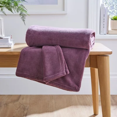 Dunelm Soft Fleece 130cm x 170cm Throw Thistle