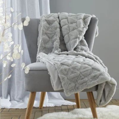 Dunelm Catherine Lansfield Cosy Diamond 130cm x 170cm Throw Silver
