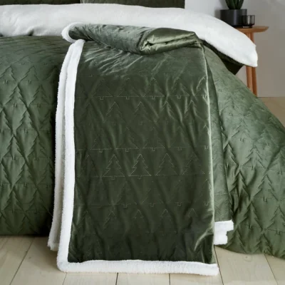 Dunelm Catherine Lansfield Cosy Soft Christmas Tree Blanket Throw 180cm x 200cm Green