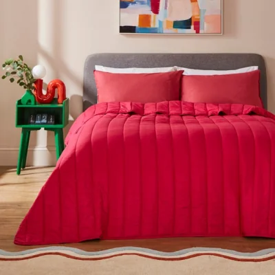 Dunelm Holden Bedspread Magenta
