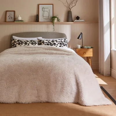 Dunelm Kimberley Fur Bedspread 235x235 Natural (Beige)