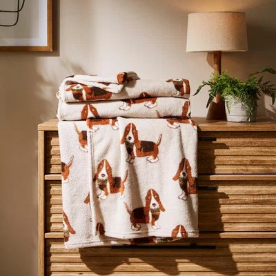 Dunelm Humphrey the Basset Hound Throw Blanket