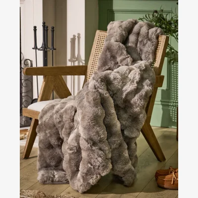 Dibor Luxe Faux Fur Throw