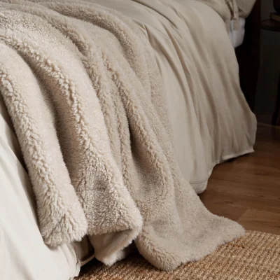 Feather & Black OLANN 130X180 THROW NATURAL, Natural