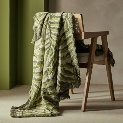 Habitat Habitat Leaf Jacquard Throw - Green - 150x125cm