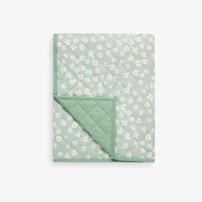 John Lewis John Lewis ANYDAY Ditsy Daisy Reversible Quilted Bedspread, Green/Multi