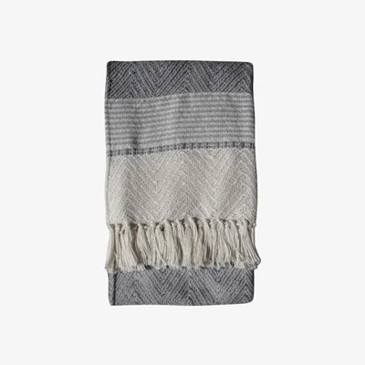 Knees Pet Chevron Throw - Grey