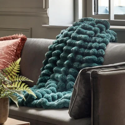 Knees Ribbed Faux Fur Throw - Teal