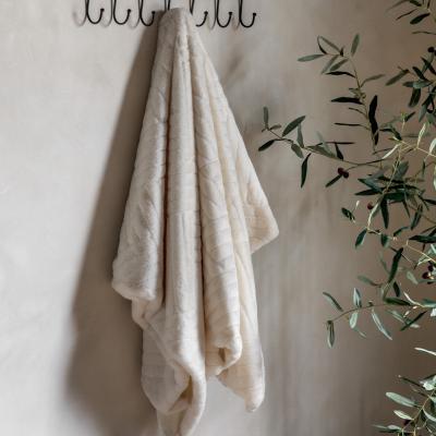 Knees Block Rabbit Faux Fur Throw