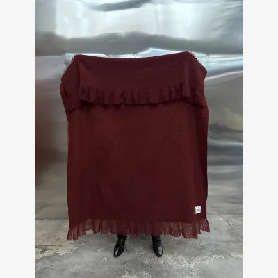 Nordic Nest Tinted Fingal wool throw Solid wine red 130x170 cm