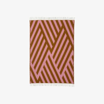 Nordic Nest Klippan Yllefabrik Tangent wool throw 130x200 cm Pink-carmel
