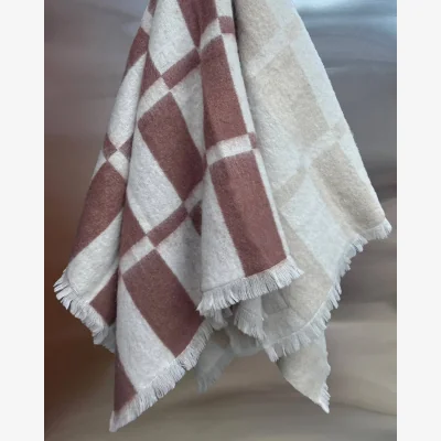 Nordic Nest Tinted Hallin mohair throw Off white-rust 130x170 cm