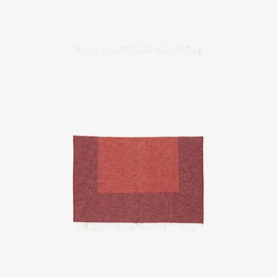 Nordic Nest Northern Echo throw 130x170 cm Red