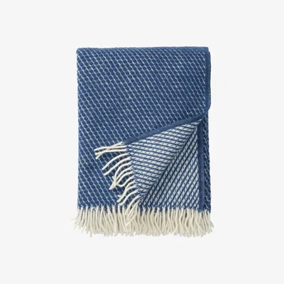 Nordic Nest Velvet wool throw petrol