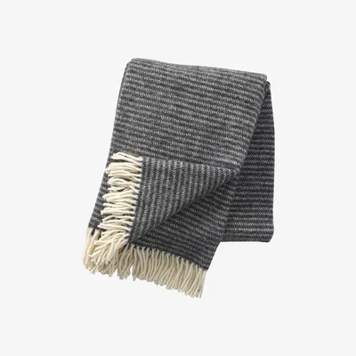 Nordic Nest Ralph wool throw dark grey