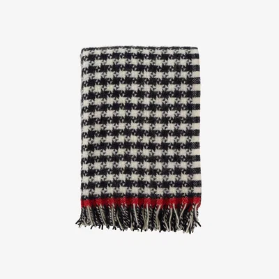 Nordic Nest Klippan Yllefabrik Dogtooth wool throw 130x200 cm Black-red