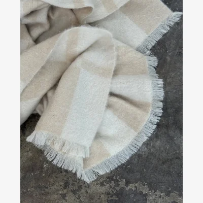 Nordic Nest Tinted Hallin mohair throw Beige-off white 130x170 cm