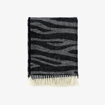 Nordic Nest Savannah wool throw black