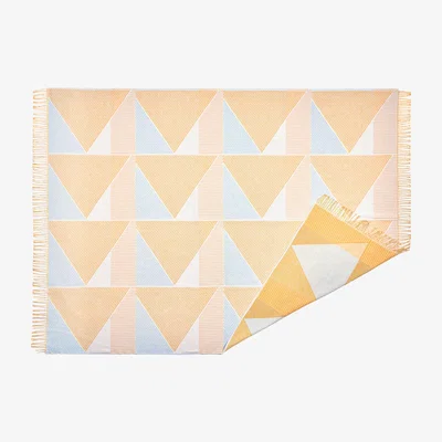Nordic Nest Metric focus No. 2 cotton throw 130x185 cm Yellow