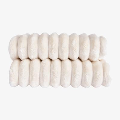 Nordic Nest Sagaform Esther fleece throw Bone white