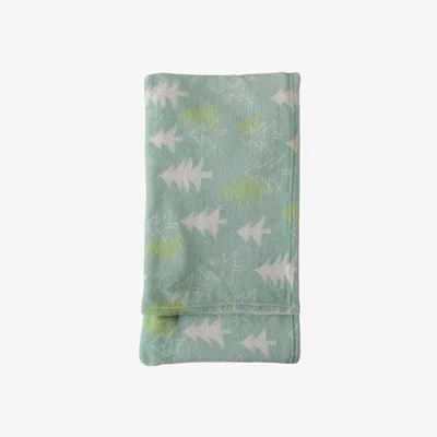 Perch and Parrow Fir Fleecy Throw in Light Green
