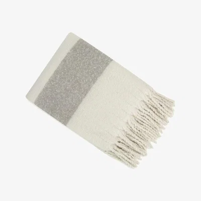Quatropi Kalix Grey Throw