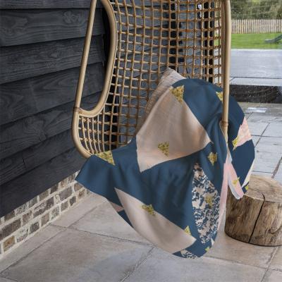 The Range Triangle Pattern Blanket - Pink