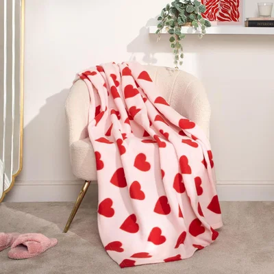 The Range Heart Print Fleece Throw - Red