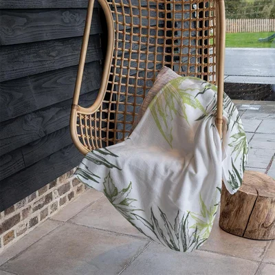 The Range Green Leaf Border Blanket - Green