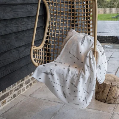 The Range Feathers And Arrows In Boho Style Blanket - Brown